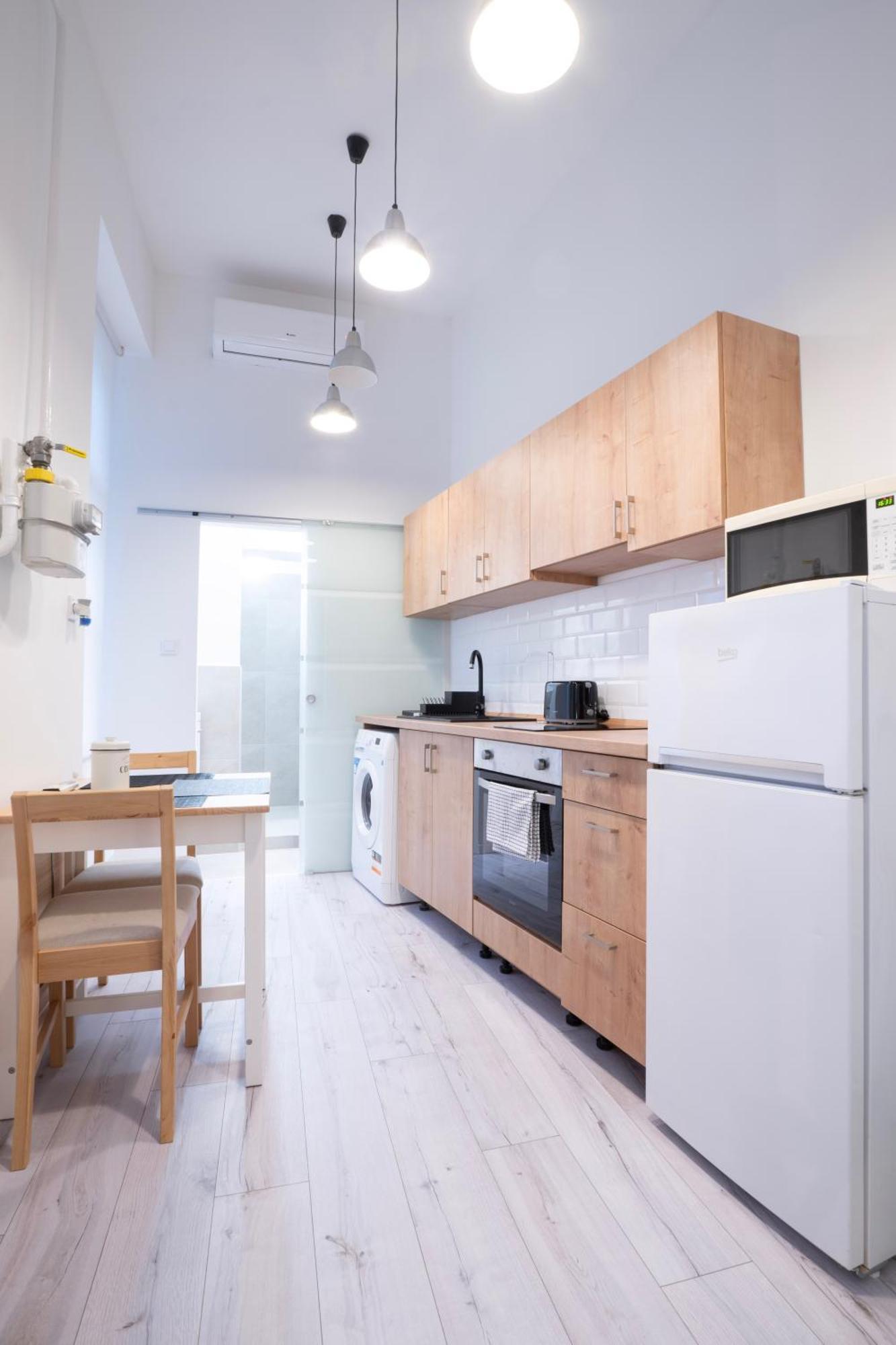 Studio In The Heart Of Party District Ka28 بودابست المظهر الخارجي الصورة