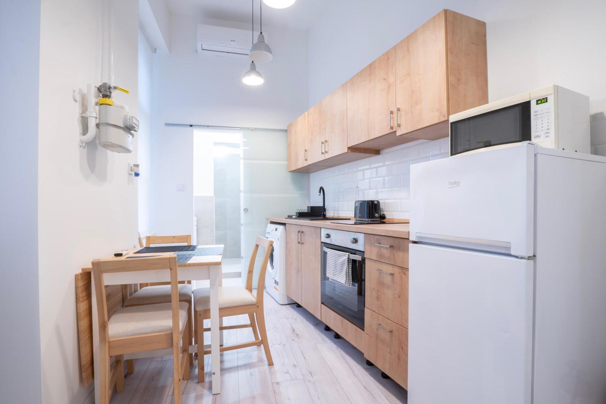 Studio In The Heart Of Party District Ka28 بودابست المظهر الخارجي الصورة